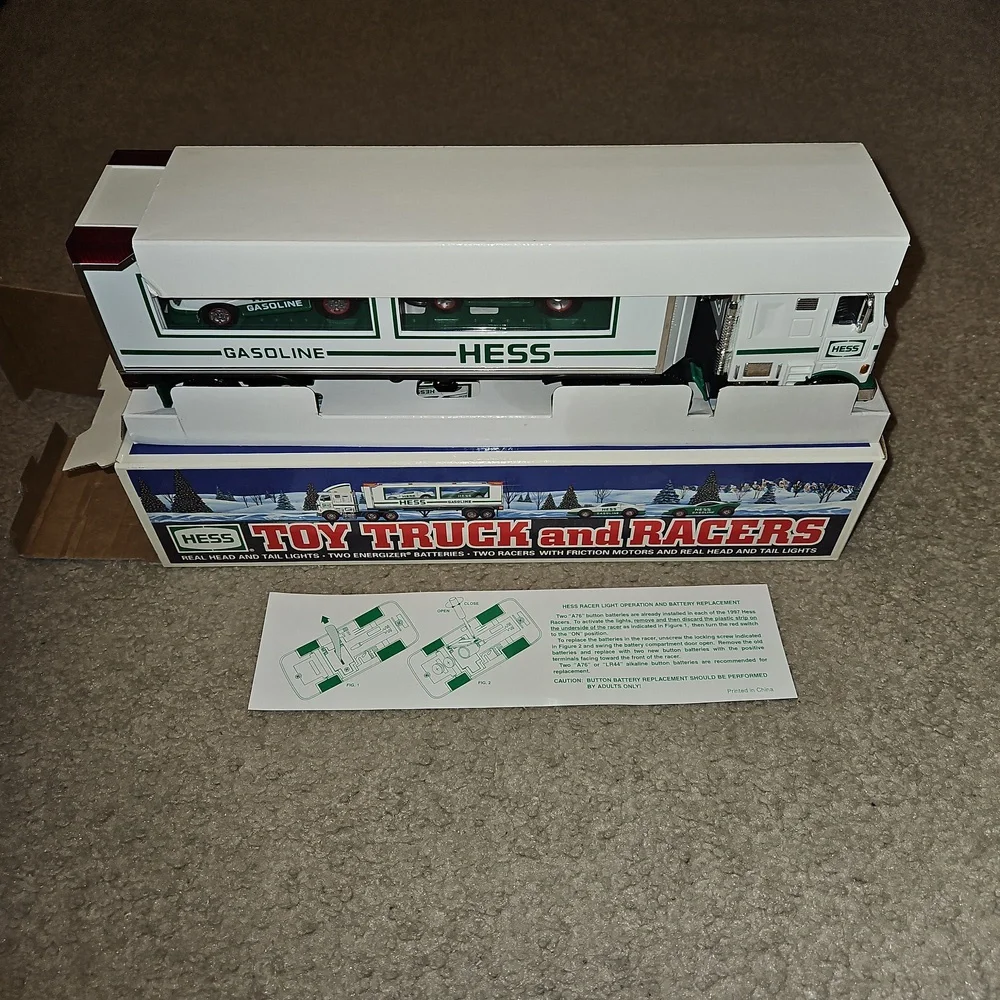 1997 Hess Toy Truck and Racers - Picture 3 of 5